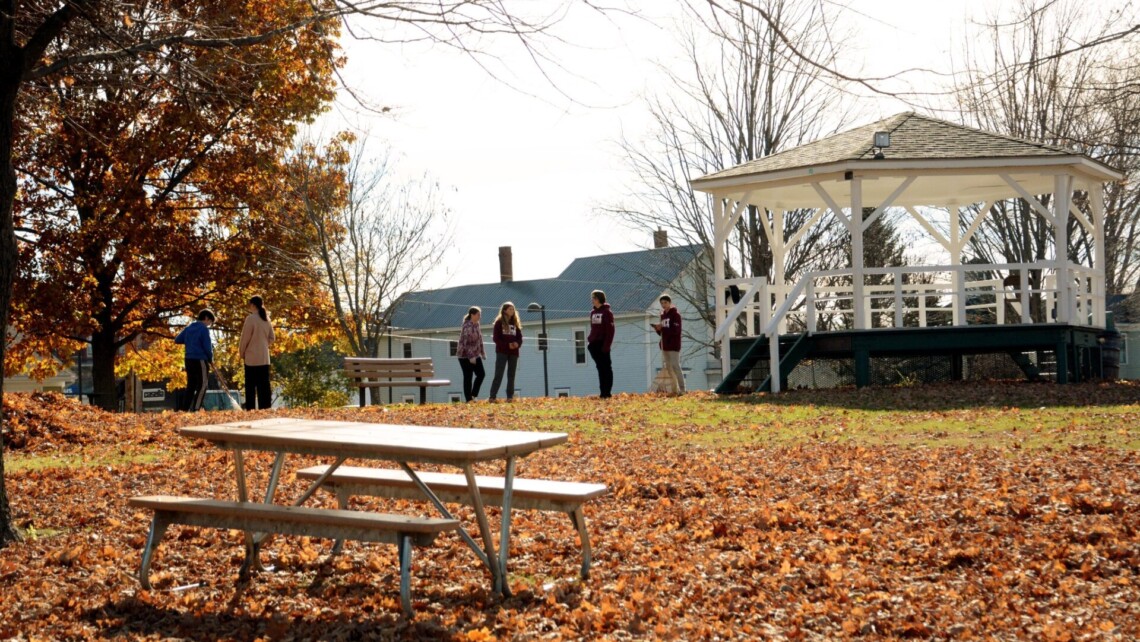 Internatni skola v Americe Maine Central kampus podzim