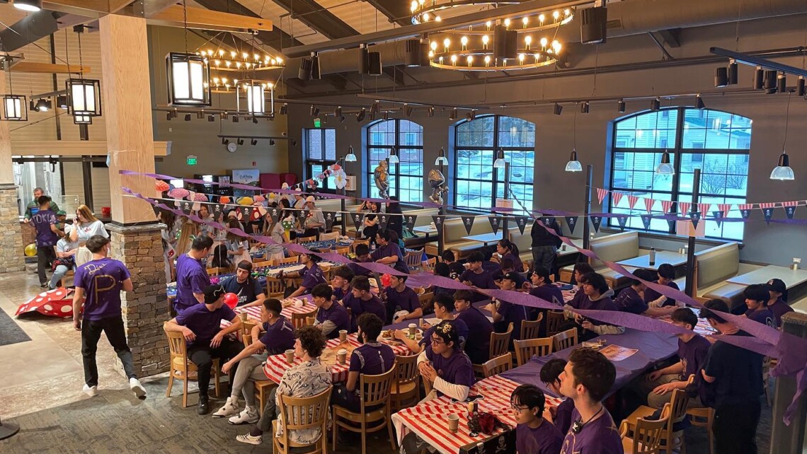 Fryeburg Academy střední internátní škola v USA jídelna