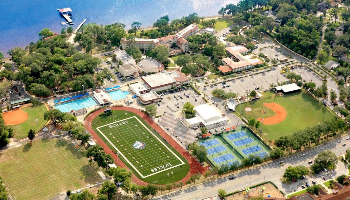 Internátní škola v USA Florida Bolles School kampus sport