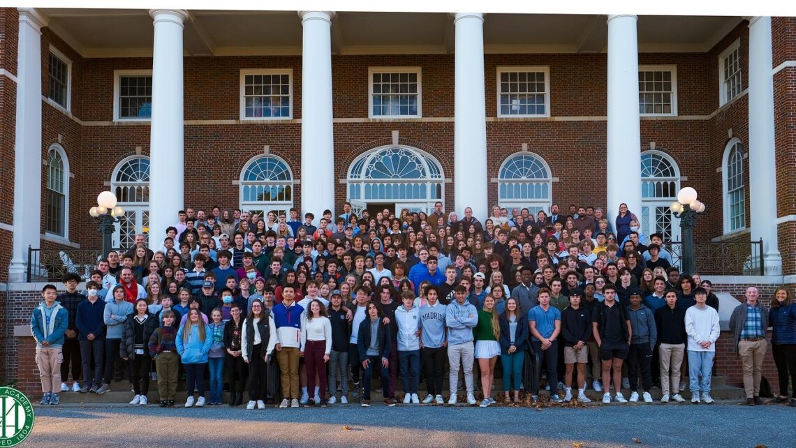 Internátní škola v USA Hebron Academy kampus studenti