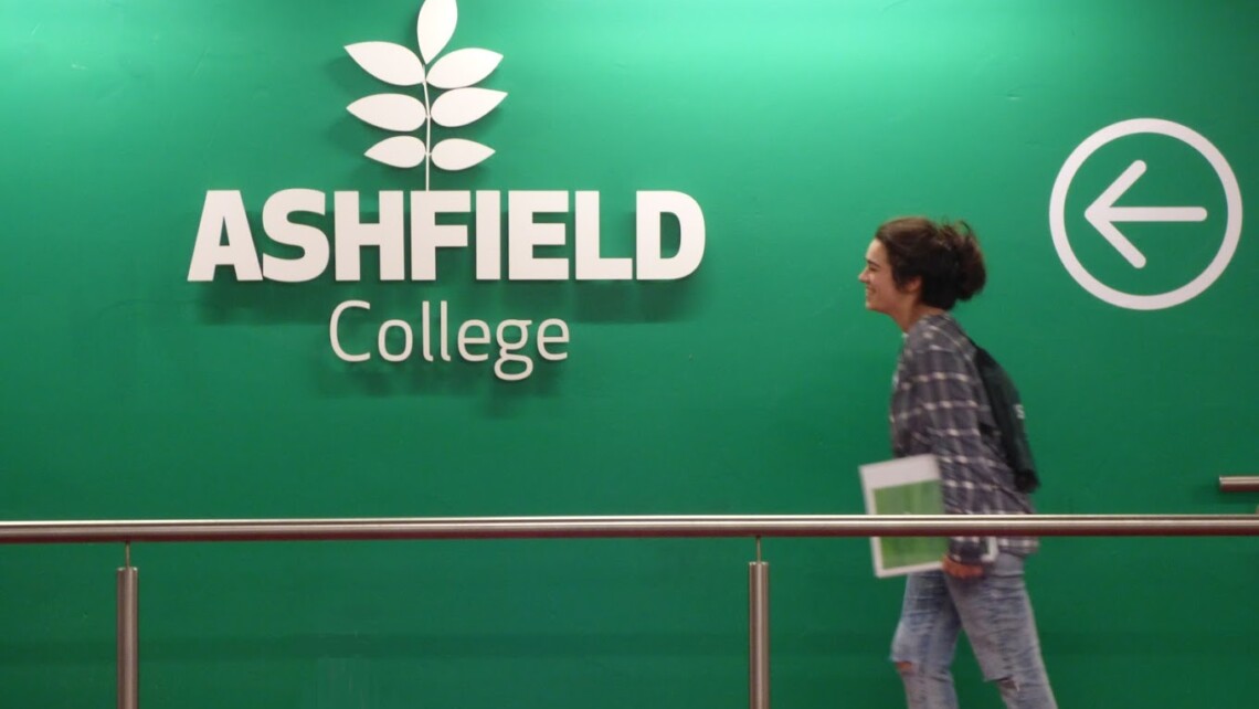 Ashfield College střední škola kampus, logo