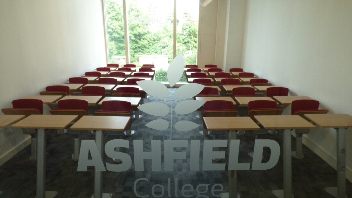 Ashfield College střední škola třída (1)