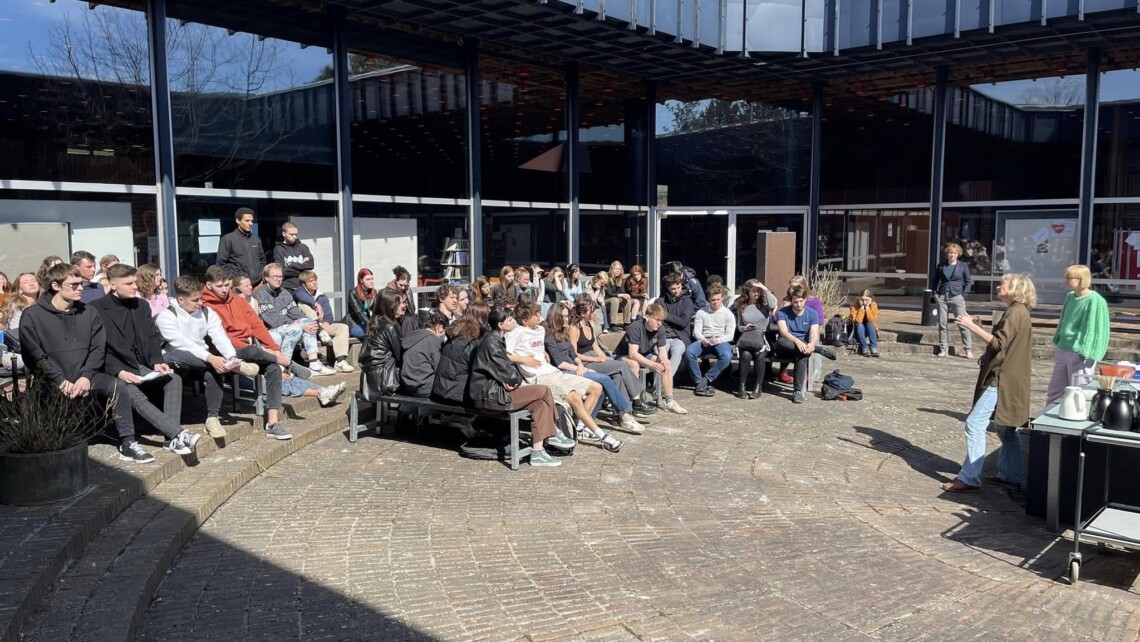 Grenaa Gymnasium střední škola kampus, studenti (1)