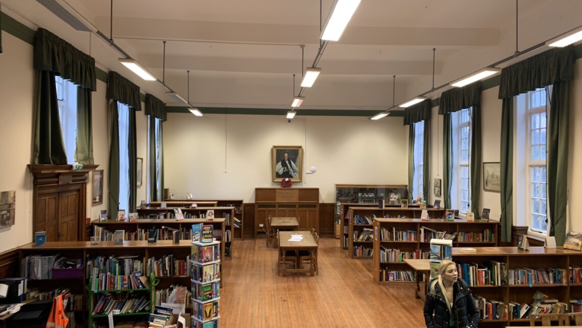 Myddelton_knihovna_2